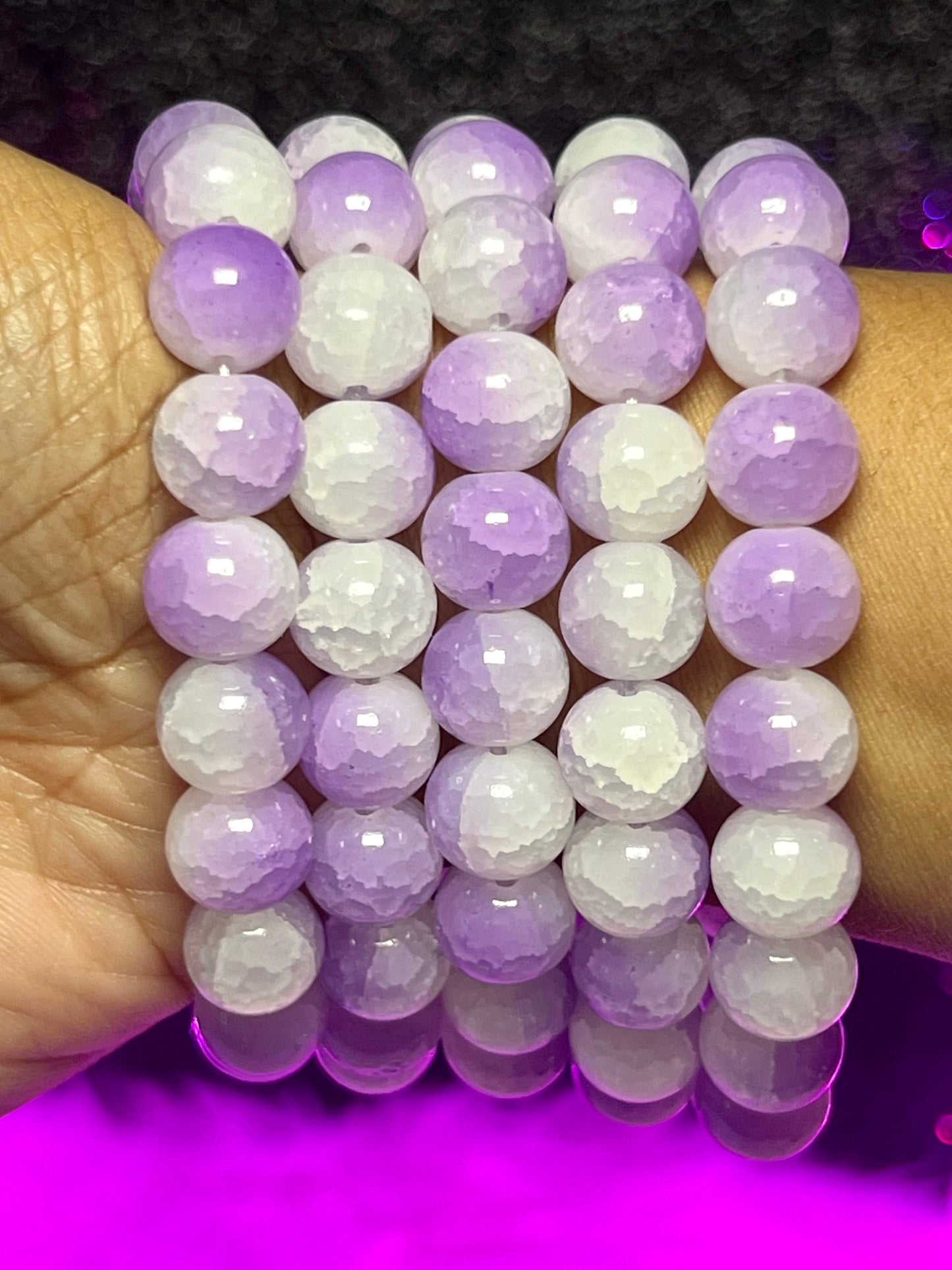 Pulsera con cuentas de cielos morados (1 pieza)